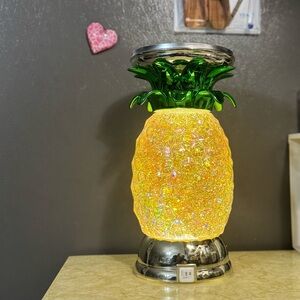 Pineapple Shaped Candle Holder, Lights up!
